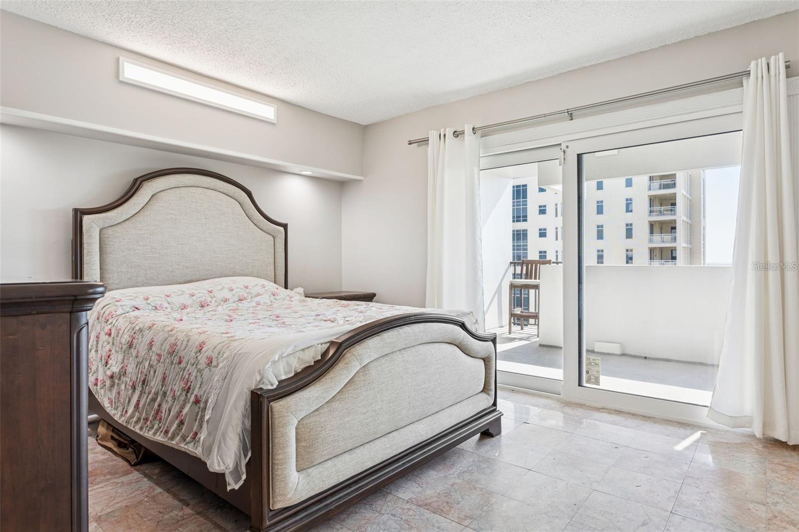 Image 11 of 30 For 4141 Bayshore Boulevard 1204