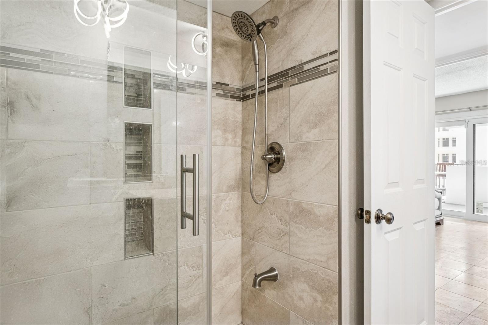 Image 13 of 30 For 4141 Bayshore Boulevard 1204