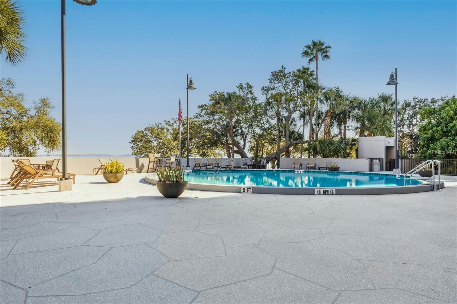 Image 20 of 30 For 4141 Bayshore Boulevard 1204