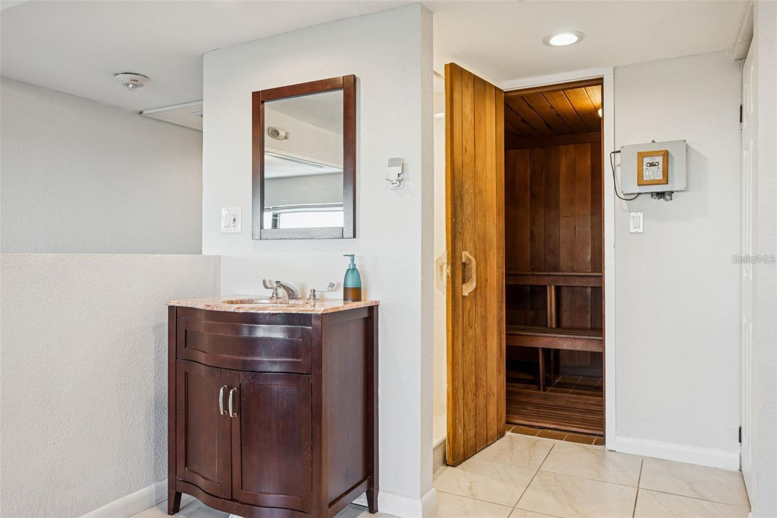 Image 24 of 30 For 4141 Bayshore Boulevard 1204