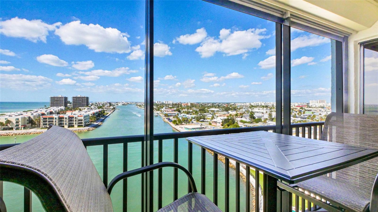 Image 3 of 26 For 7150 Sunset  903e