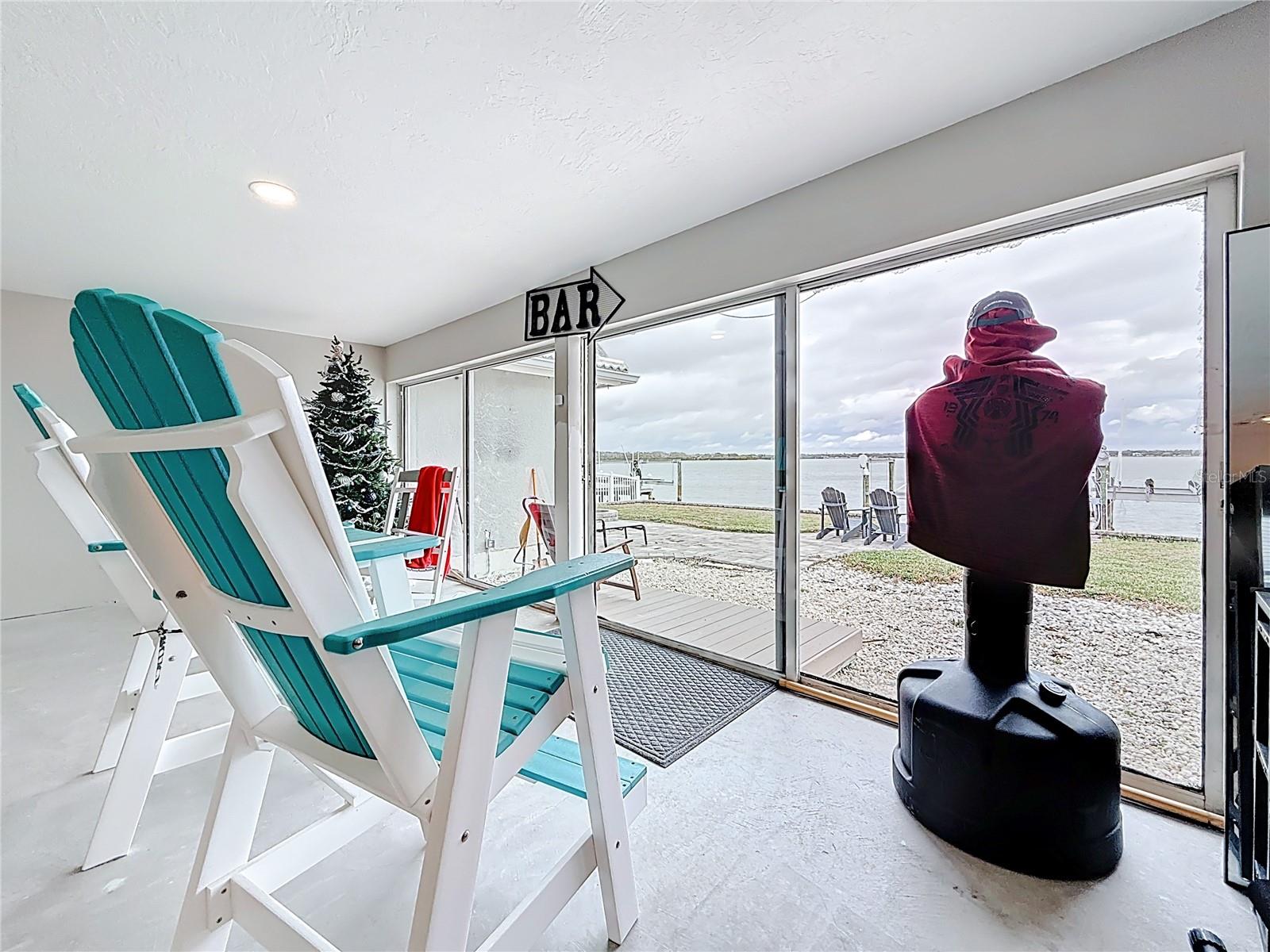 Listing photo id 26 for 533 Johns Pass Avenue