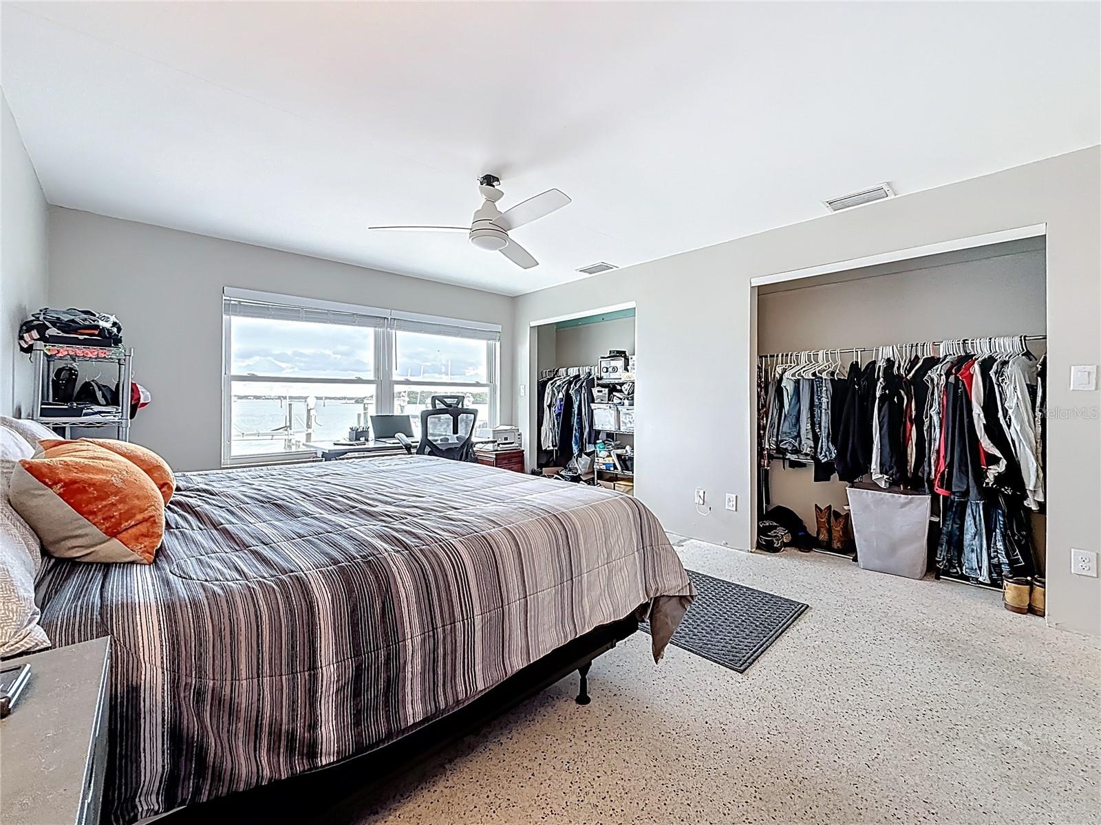 Listing photo id 39 for 533 Johns Pass Avenue