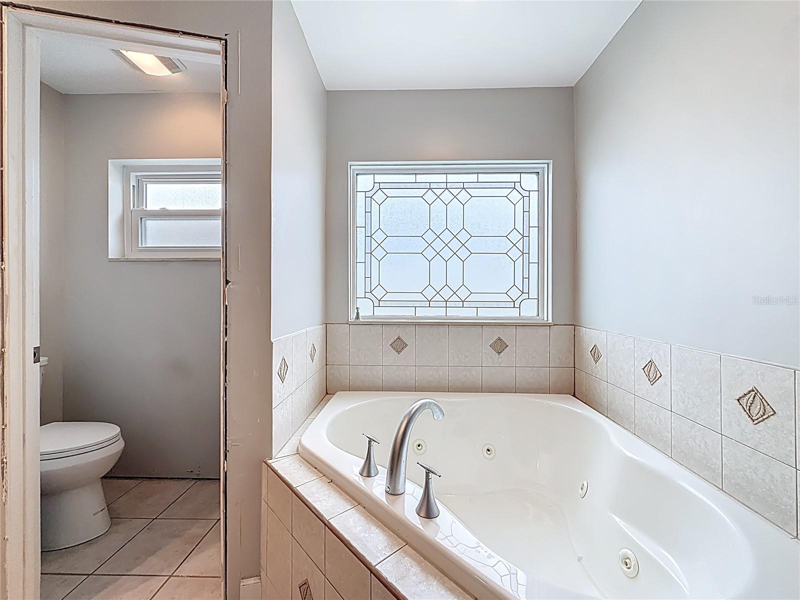 Listing photo id 47 for 533 Johns Pass Avenue