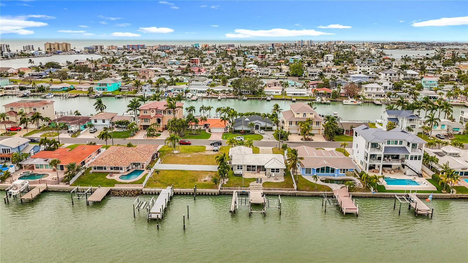 Listing photo id 58 for 533 Johns Pass Avenue