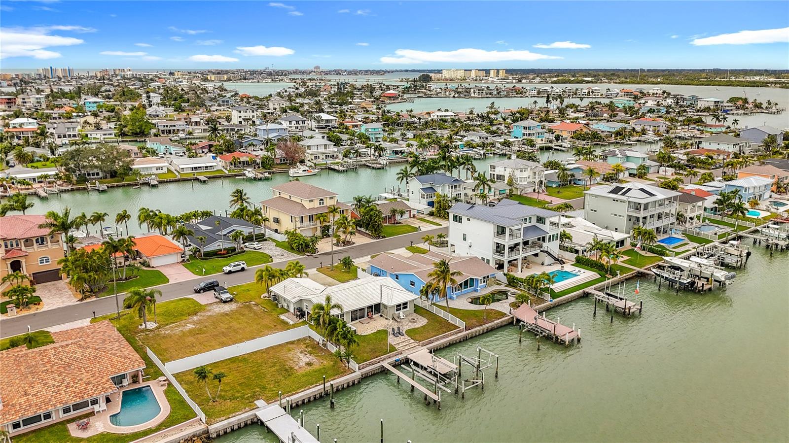 Listing photo id 59 for 533 Johns Pass Avenue