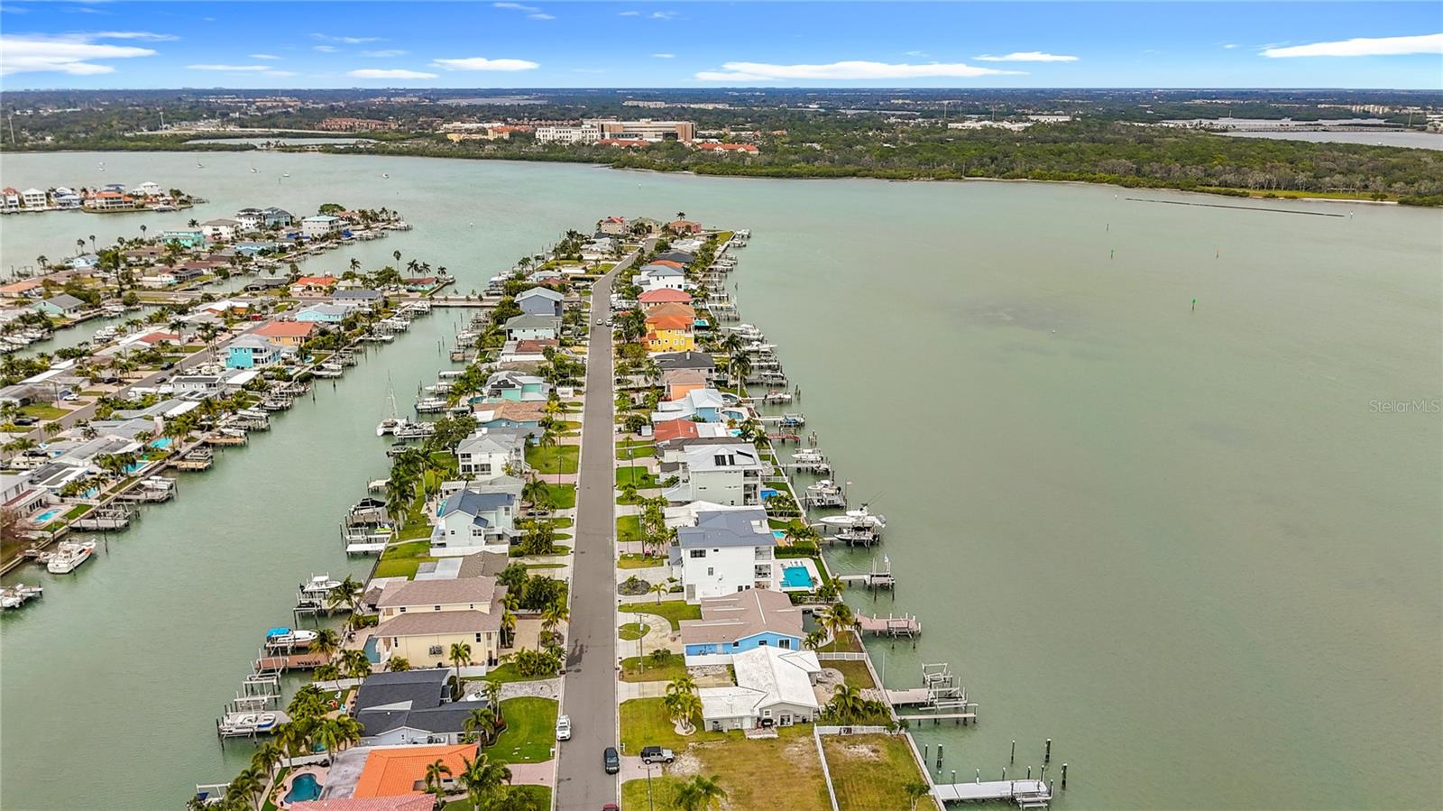 Listing photo id 61 for 533 Johns Pass Avenue
