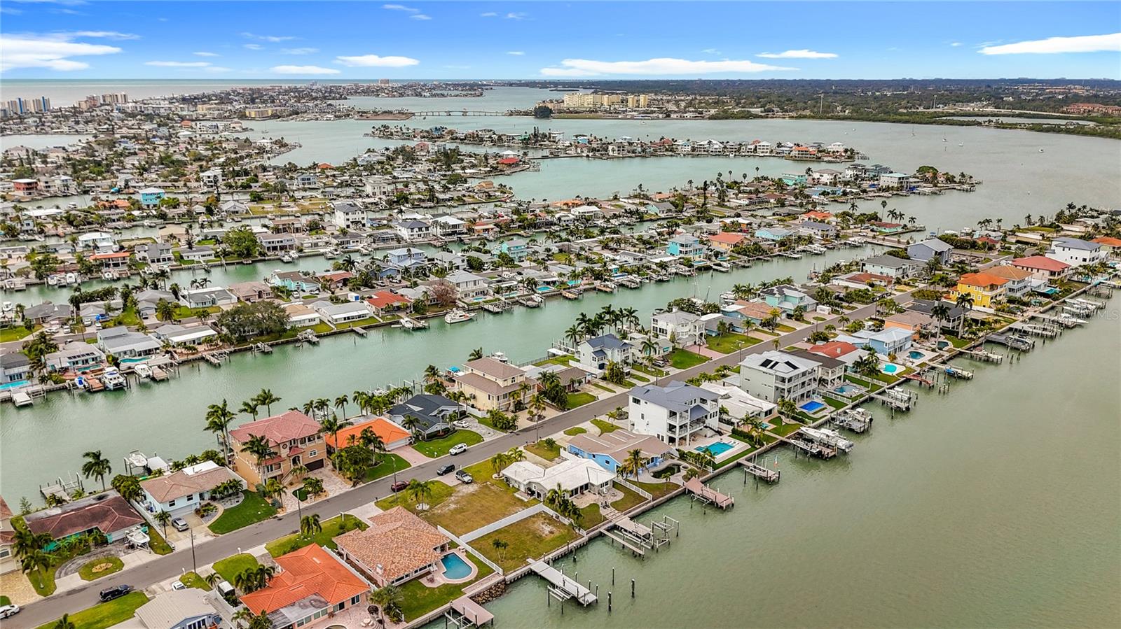 Listing photo id 62 for 533 Johns Pass Avenue