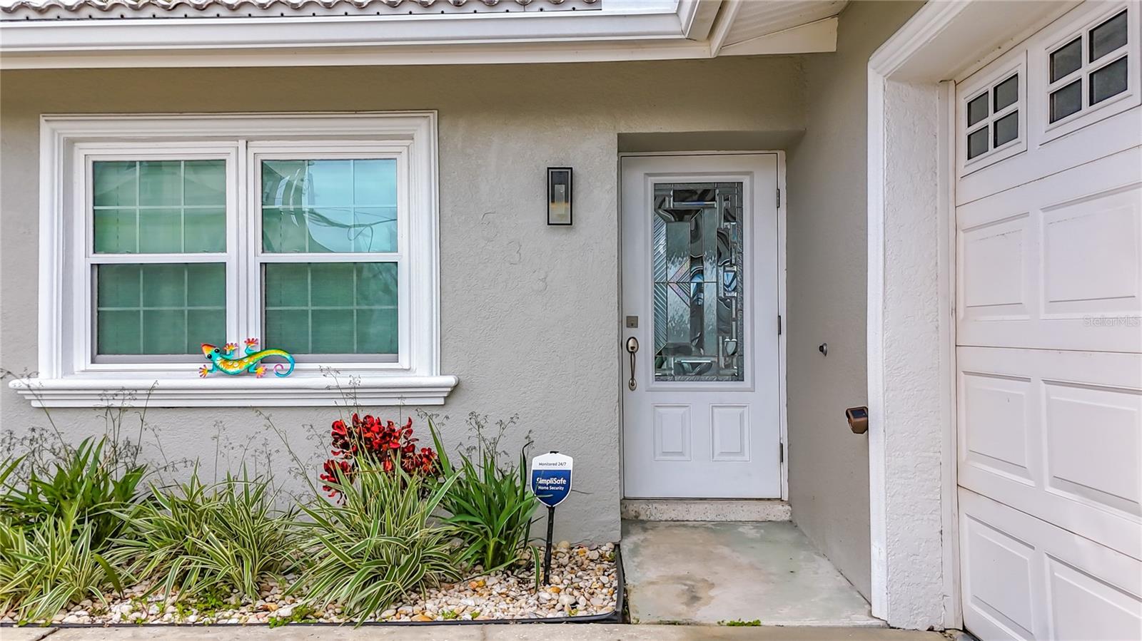 Listing photo id 5 for 533 Johns Pass Avenue