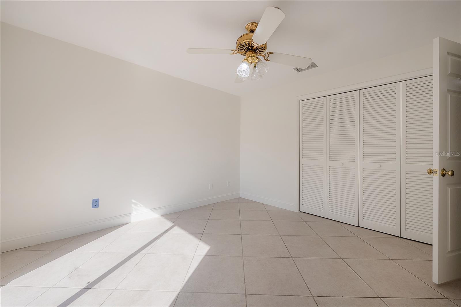 Image 19 of 33 For 18503 Turtle Drive