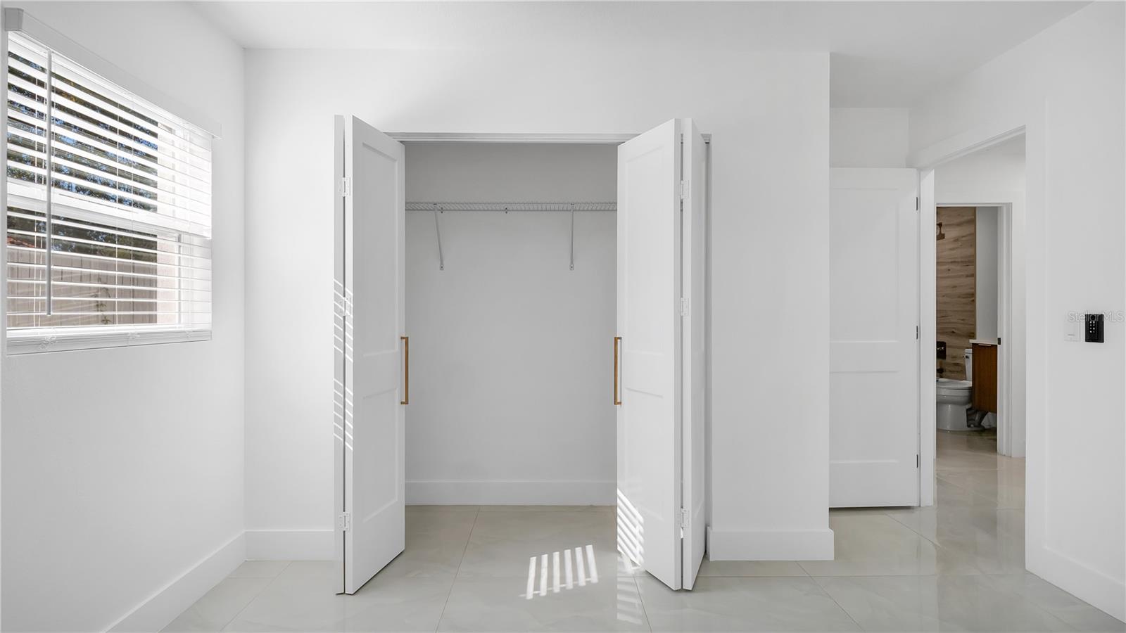 Image 23 of 65 For 8641 May Circle