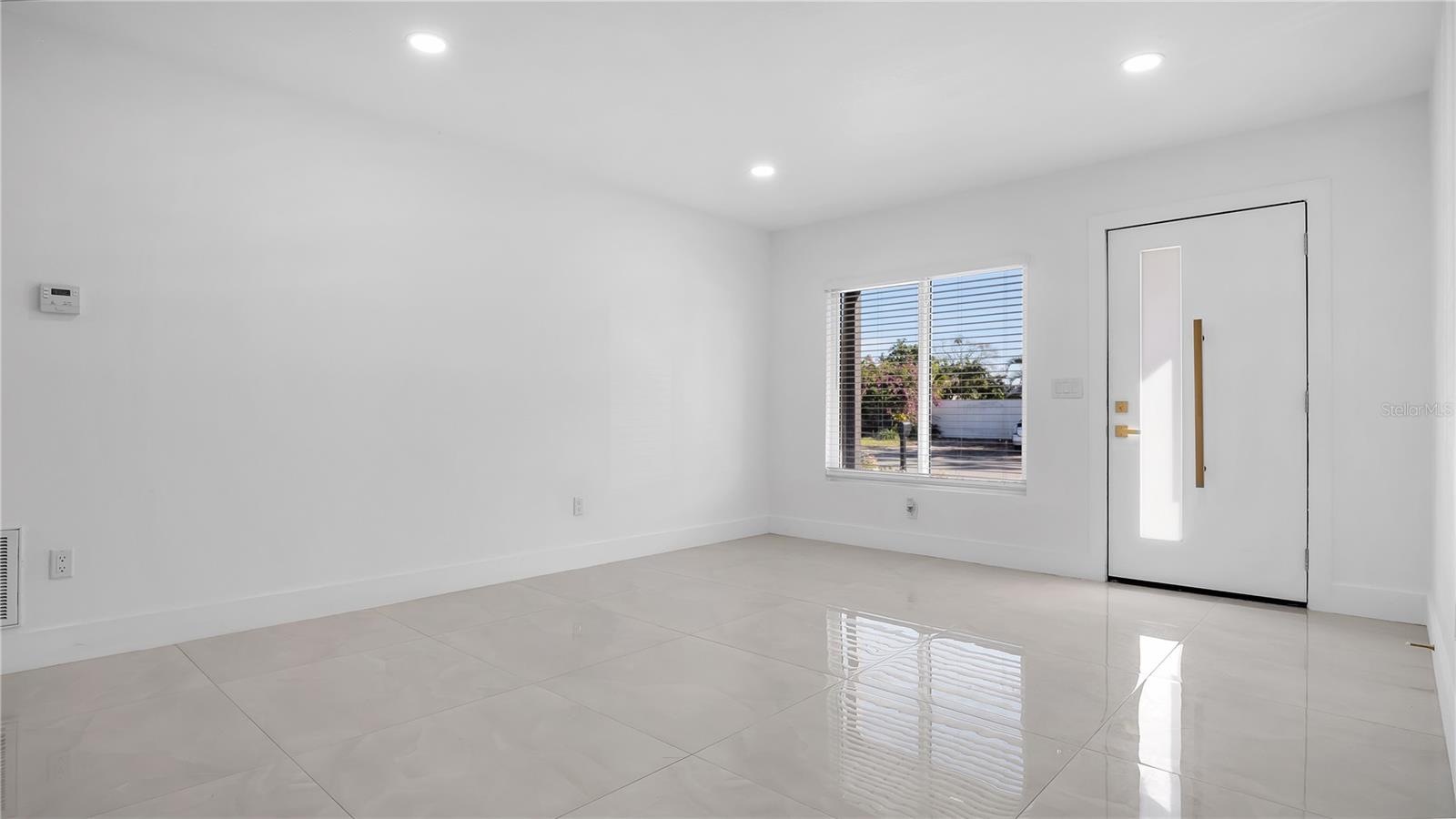 Image 25 of 65 For 8641 May Circle