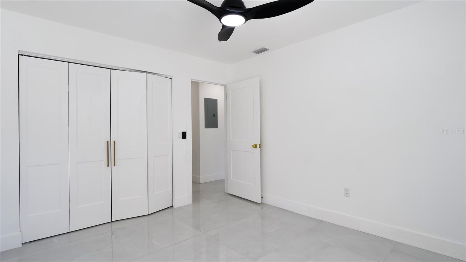 Image 28 of 65 For 8641 May Circle