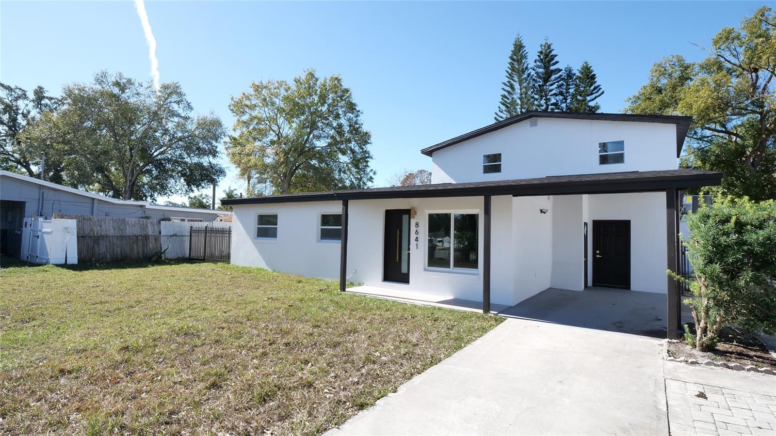 Image 3 of 65 For 8641 May Circle