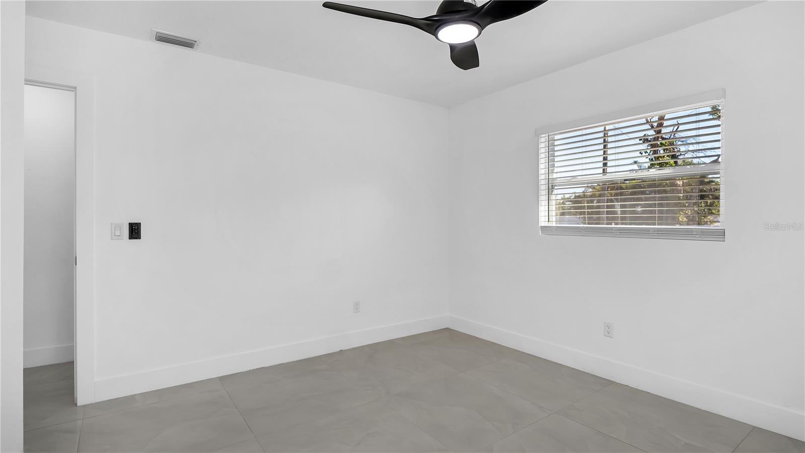 Image 31 of 65 For 8641 May Circle