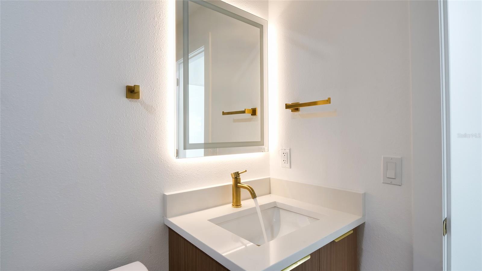 Image 34 of 65 For 8641 May Circle