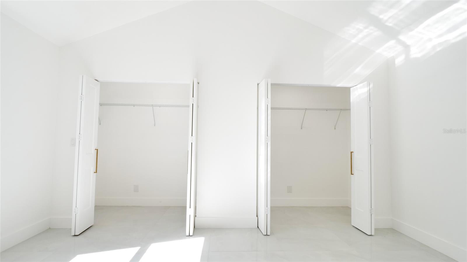 Image 44 of 65 For 8641 May Circle