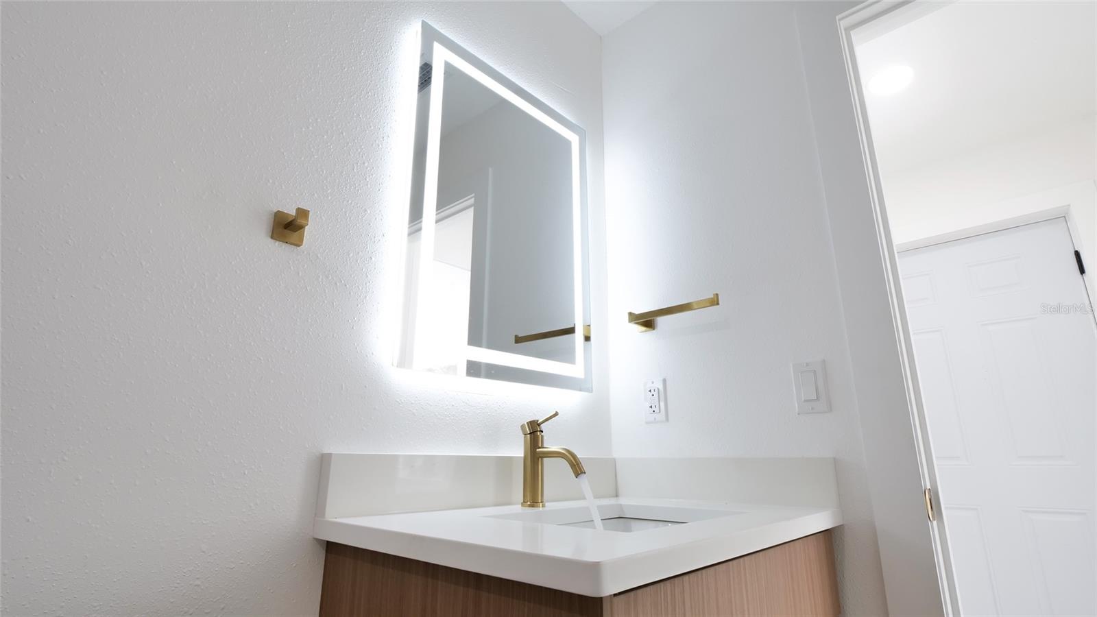 Image 45 of 65 For 8641 May Circle