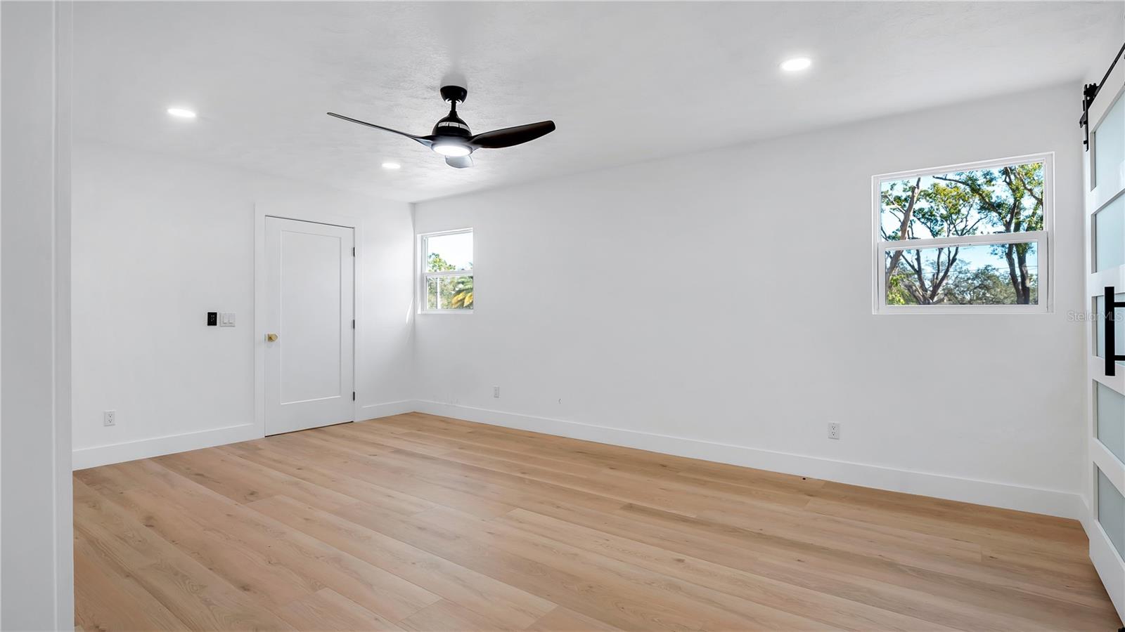 Image 52 of 65 For 8641 May Circle