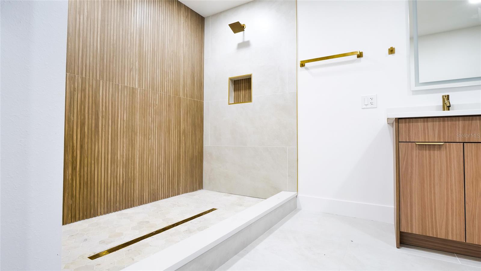 Image 57 of 65 For 8641 May Circle