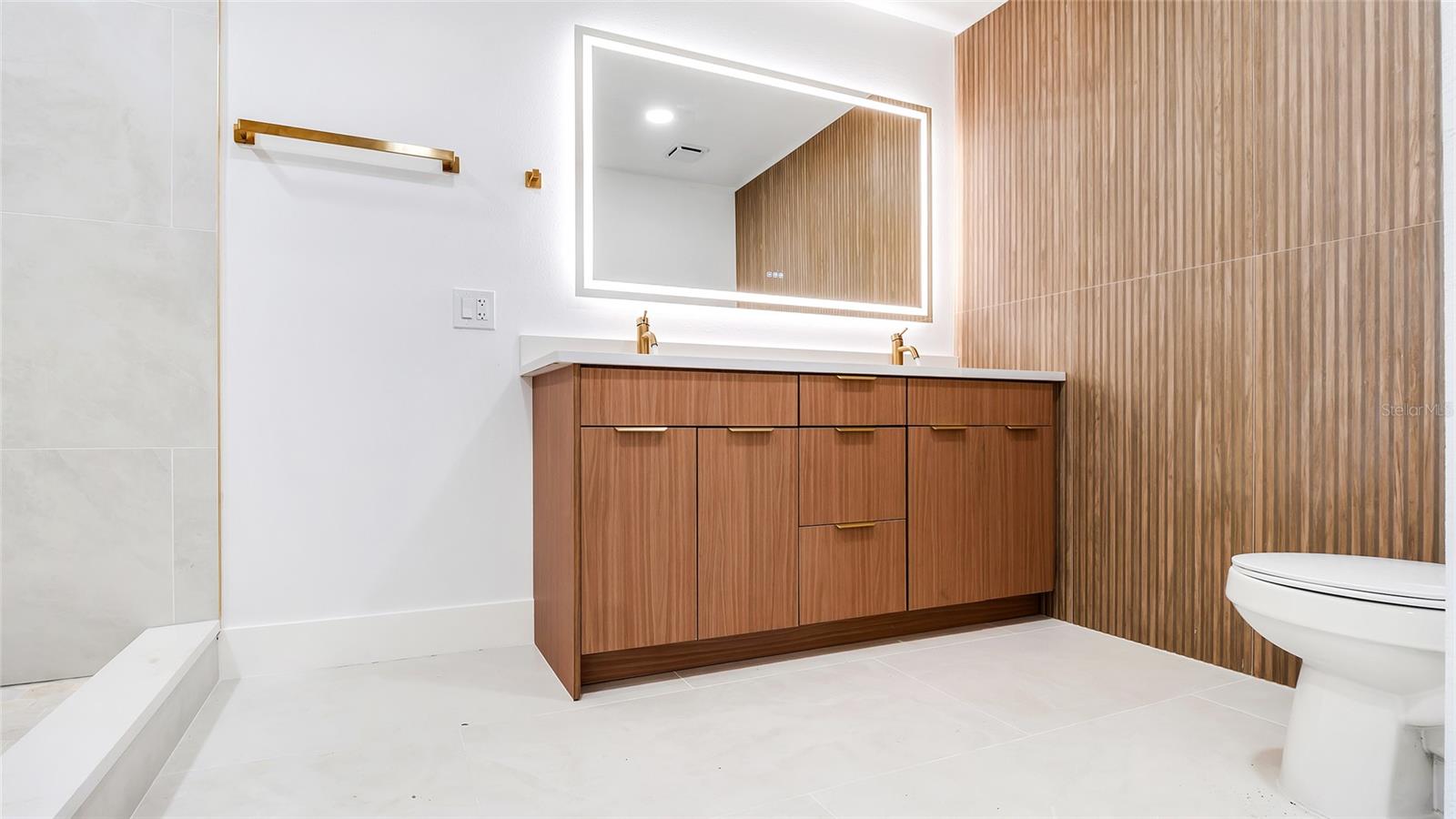 Image 58 of 65 For 8641 May Circle