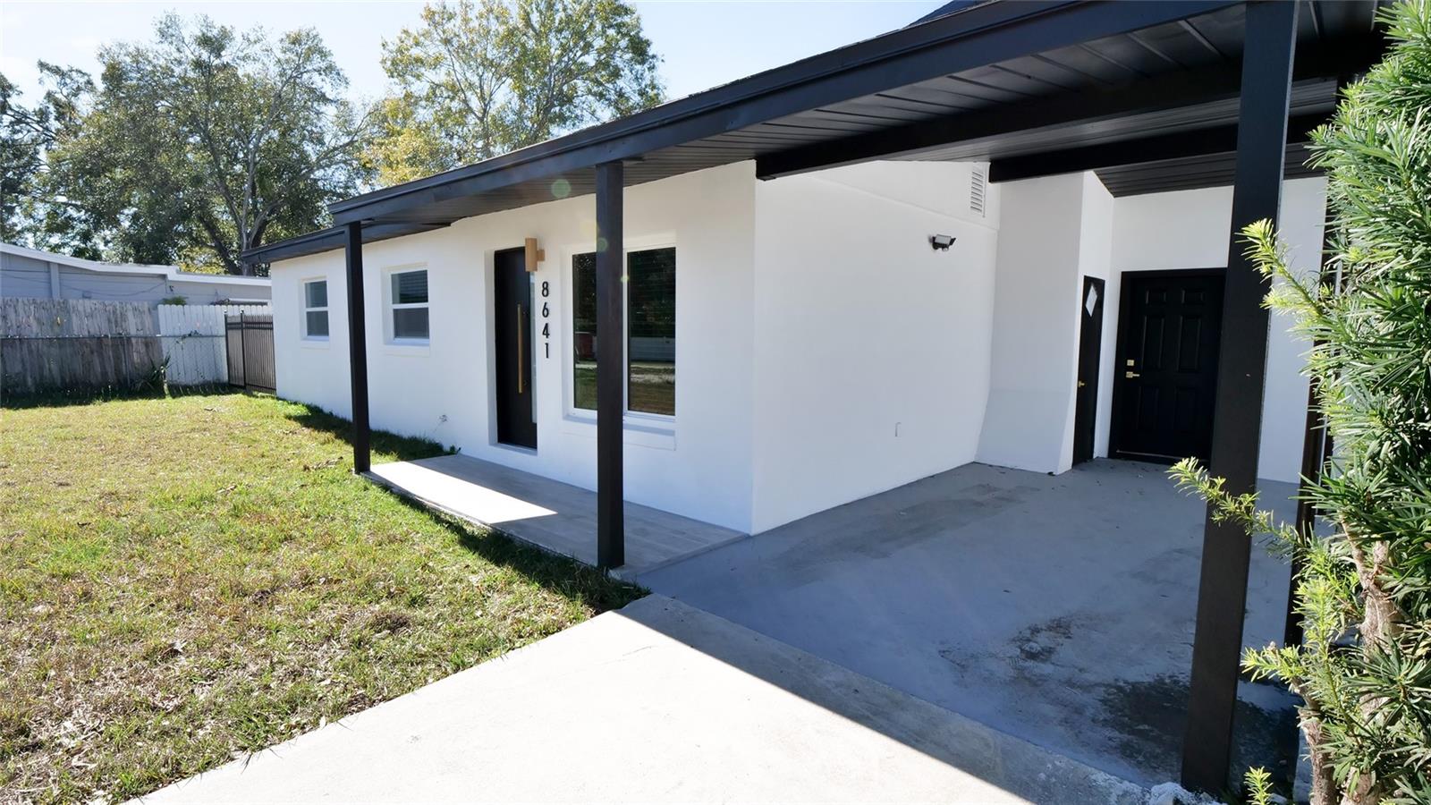 Image 6 of 65 For 8641 May Circle