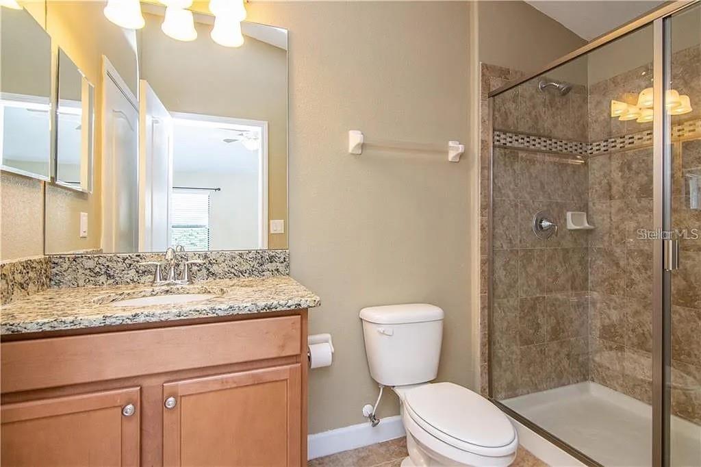 Listing photo id 14 for 10019 Newminster Loop