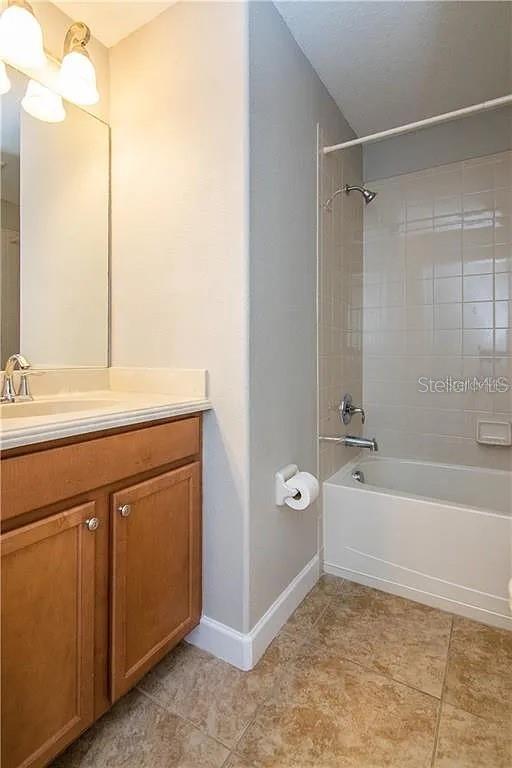 Listing photo id 17 for 10019 Newminster Loop