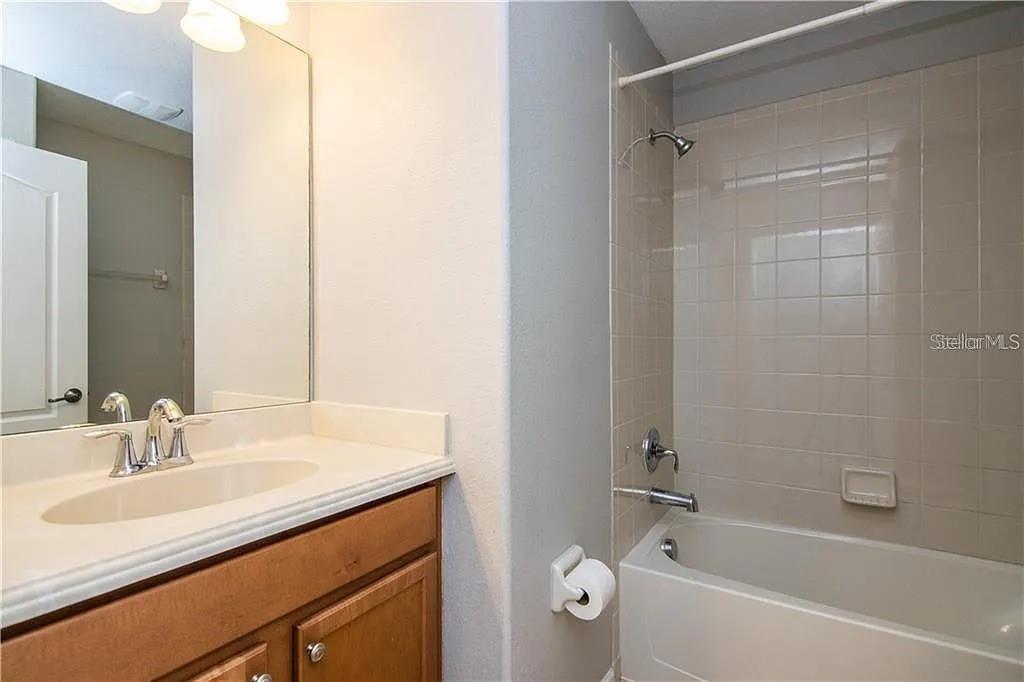 Listing photo id 18 for 10019 Newminster Loop