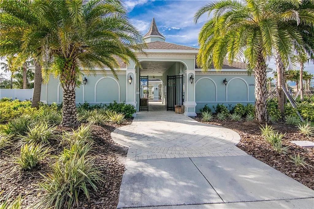 Listing photo id 21 for 10019 Newminster Loop