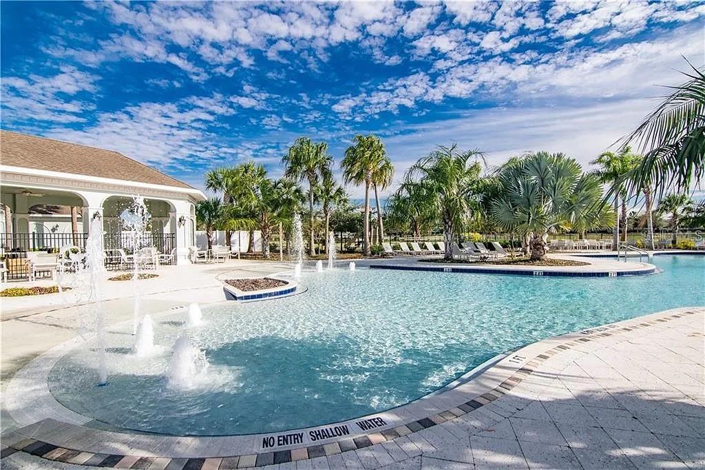 Listing photo id 22 for 10019 Newminster Loop