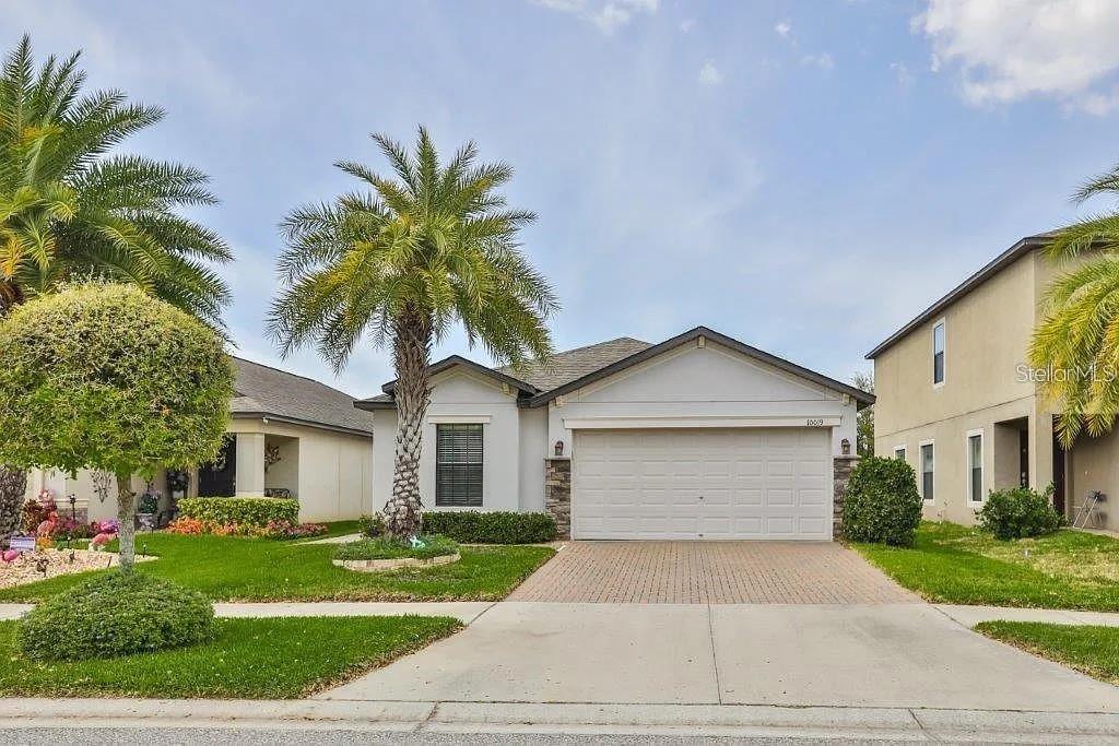 Listing photo id 27 for 10019 Newminster Loop