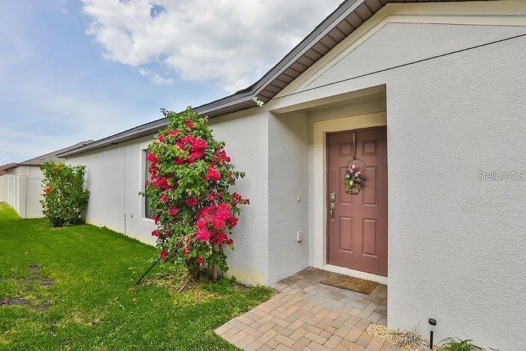 Listing photo id 29 for 10019 Newminster Loop