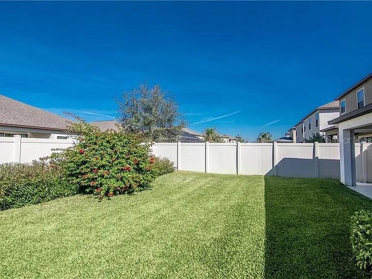 Listing photo id 3 for 10019 Newminster Loop