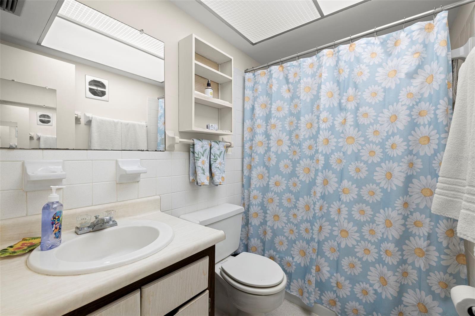 Image 22 of 38 For 100 Glennes Lane 207