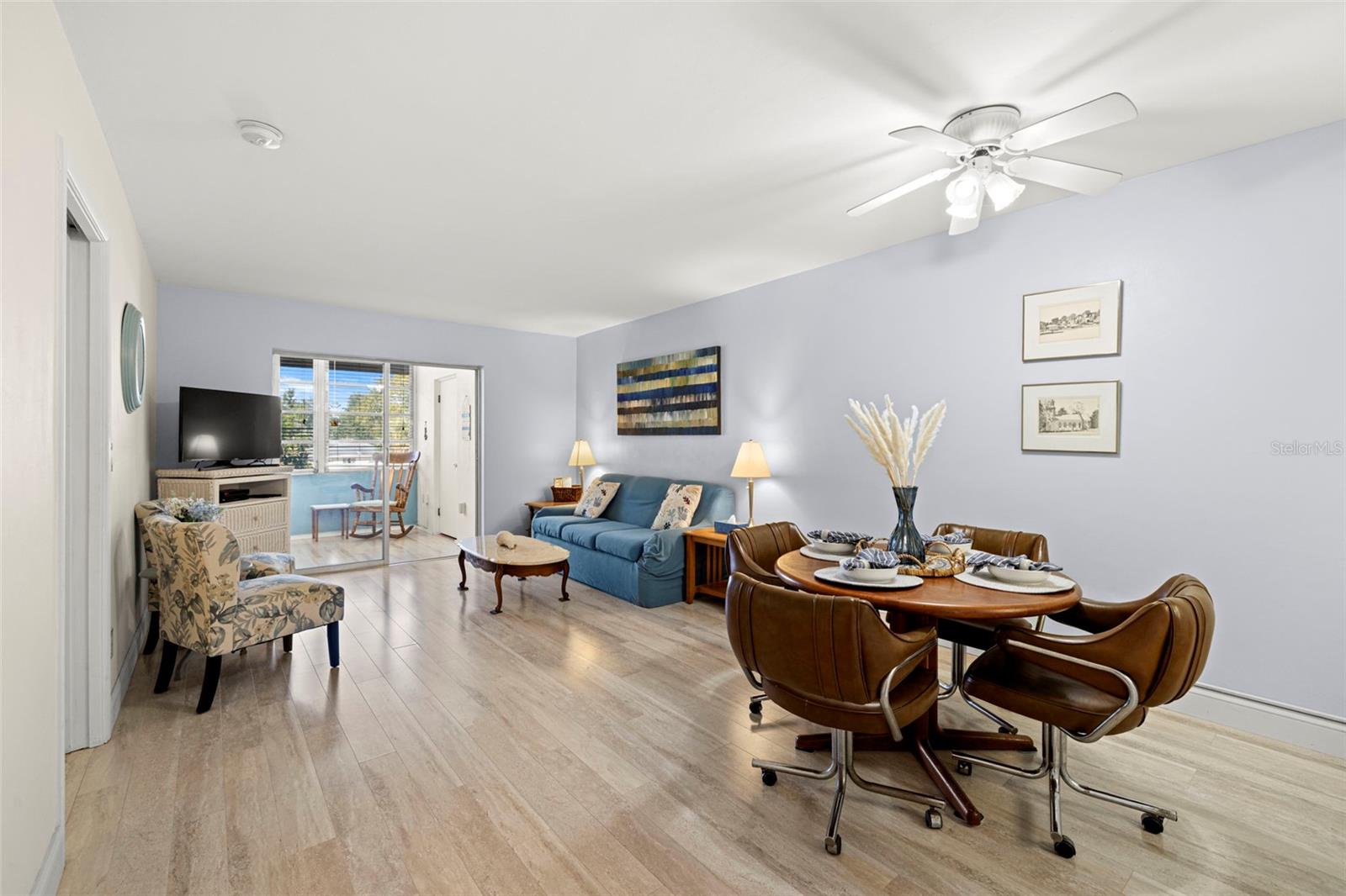 Image 5 of 38 For 100 Glennes Lane 207