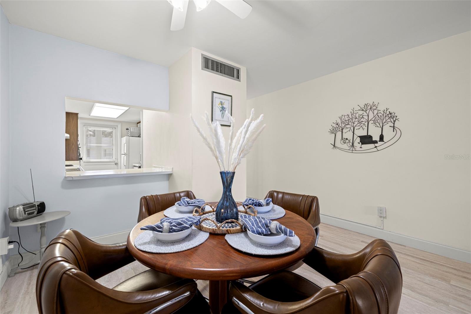 Image 7 of 38 For 100 Glennes Lane 207