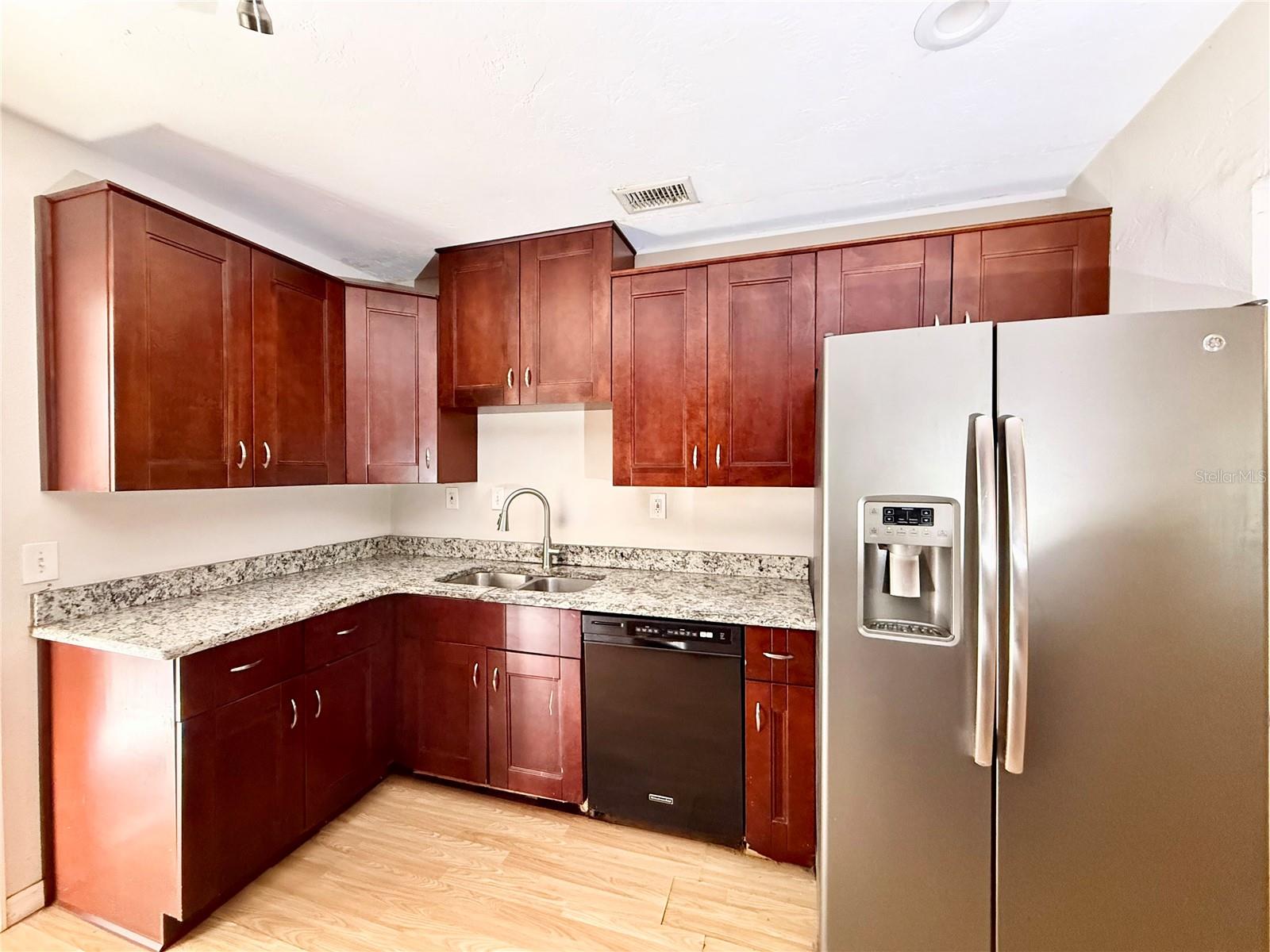 Image 3 of 20 For 2226 46th Avenue N