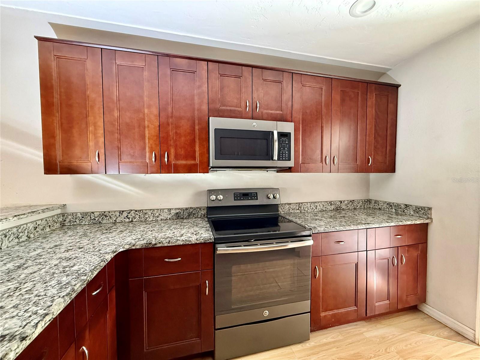 Image 4 of 20 For 2226 46th Avenue N