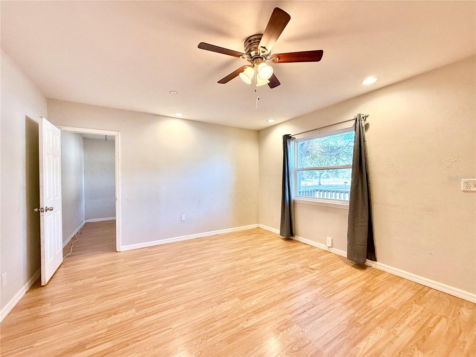 Image 7 of 20 For 2226 46th Avenue N