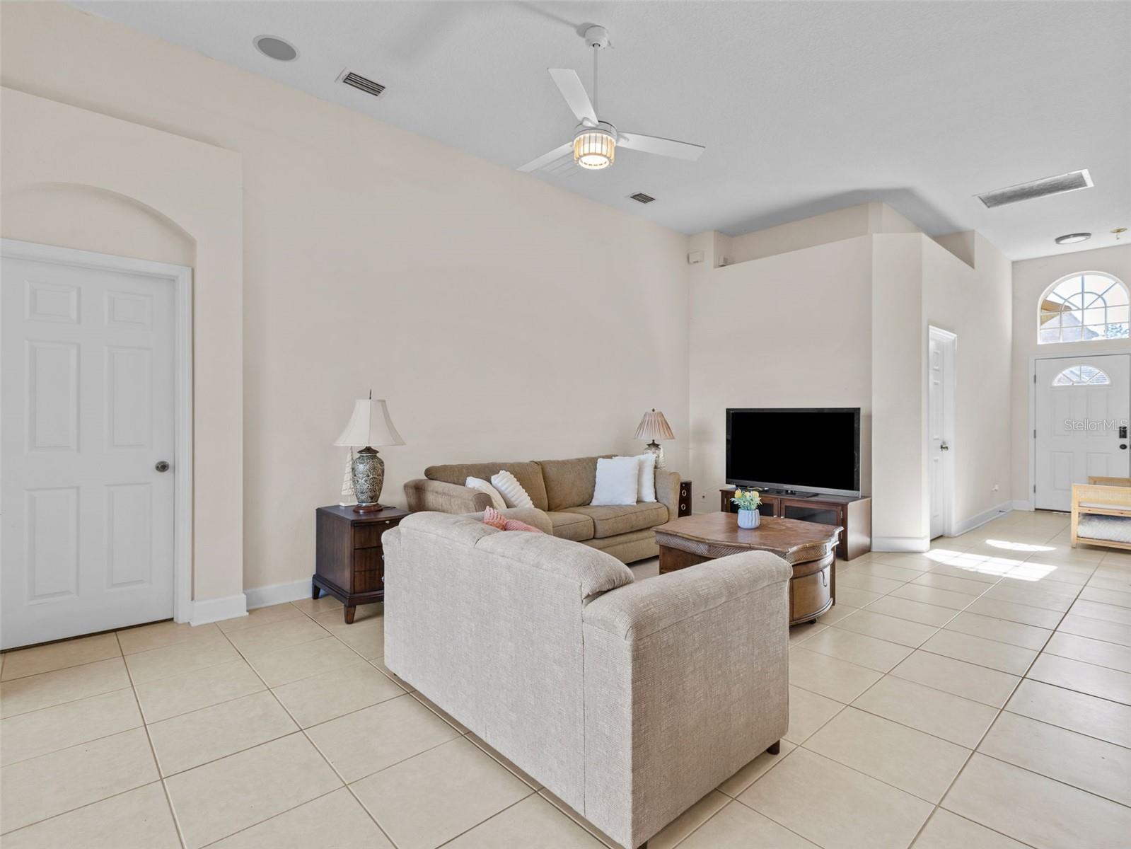 Image 5 of 39 For 13235 Palmilla Circle