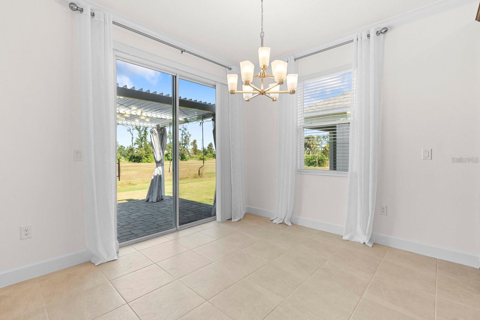 Image 11 of 66 For 933 Signet Drive