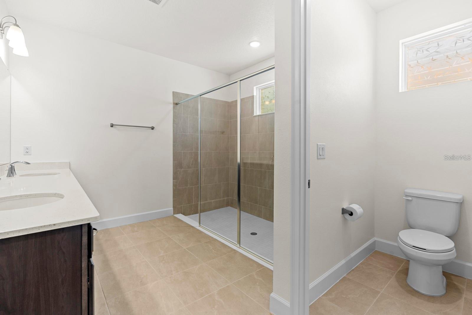 Image 21 of 66 For 933 Signet Drive