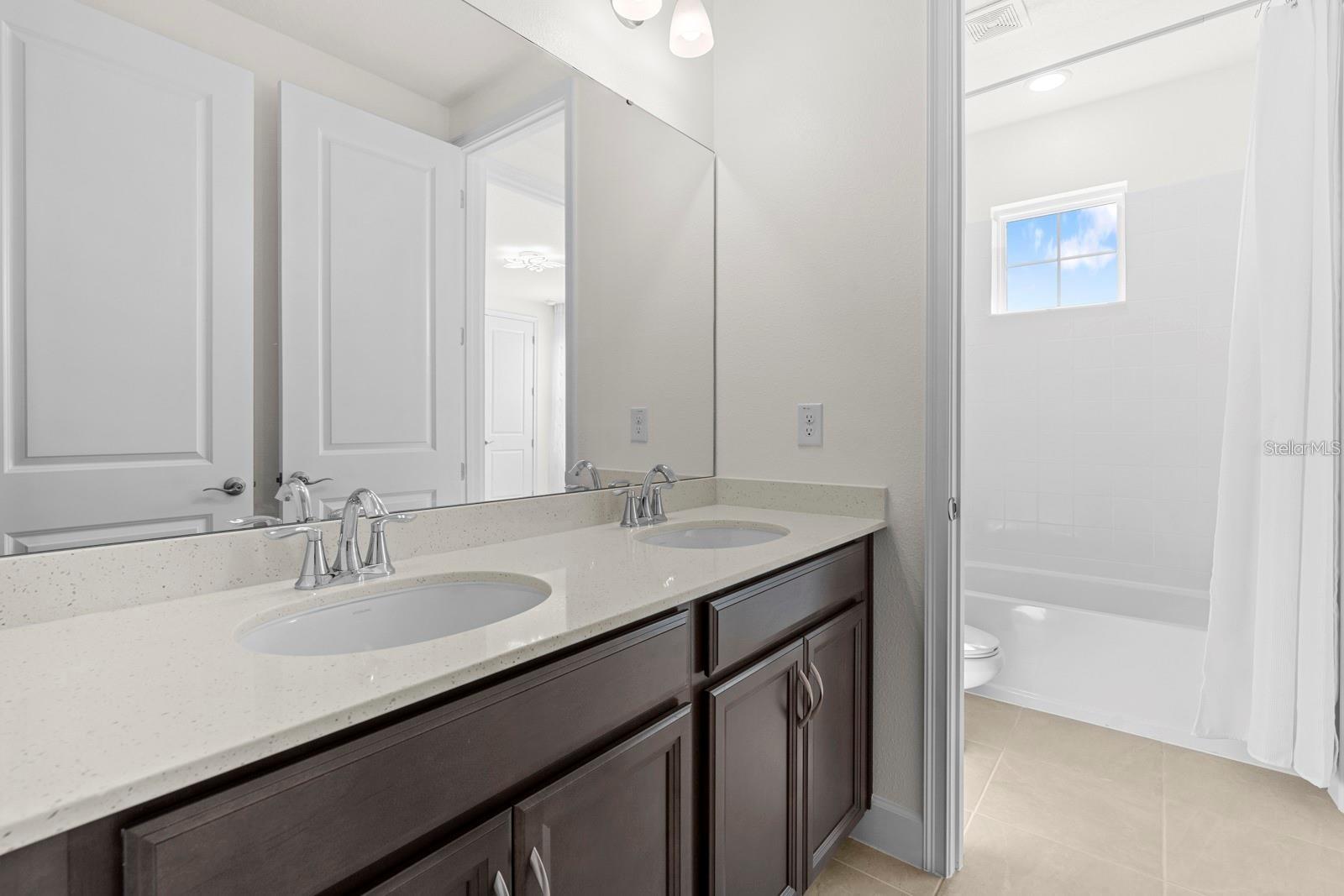 Image 31 of 66 For 933 Signet Drive