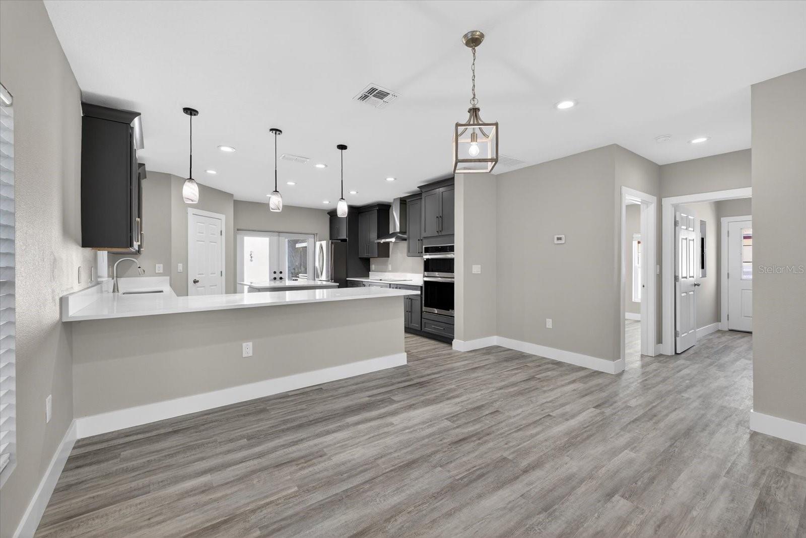 Image 22 of 88 For 1819 13th Avenue S