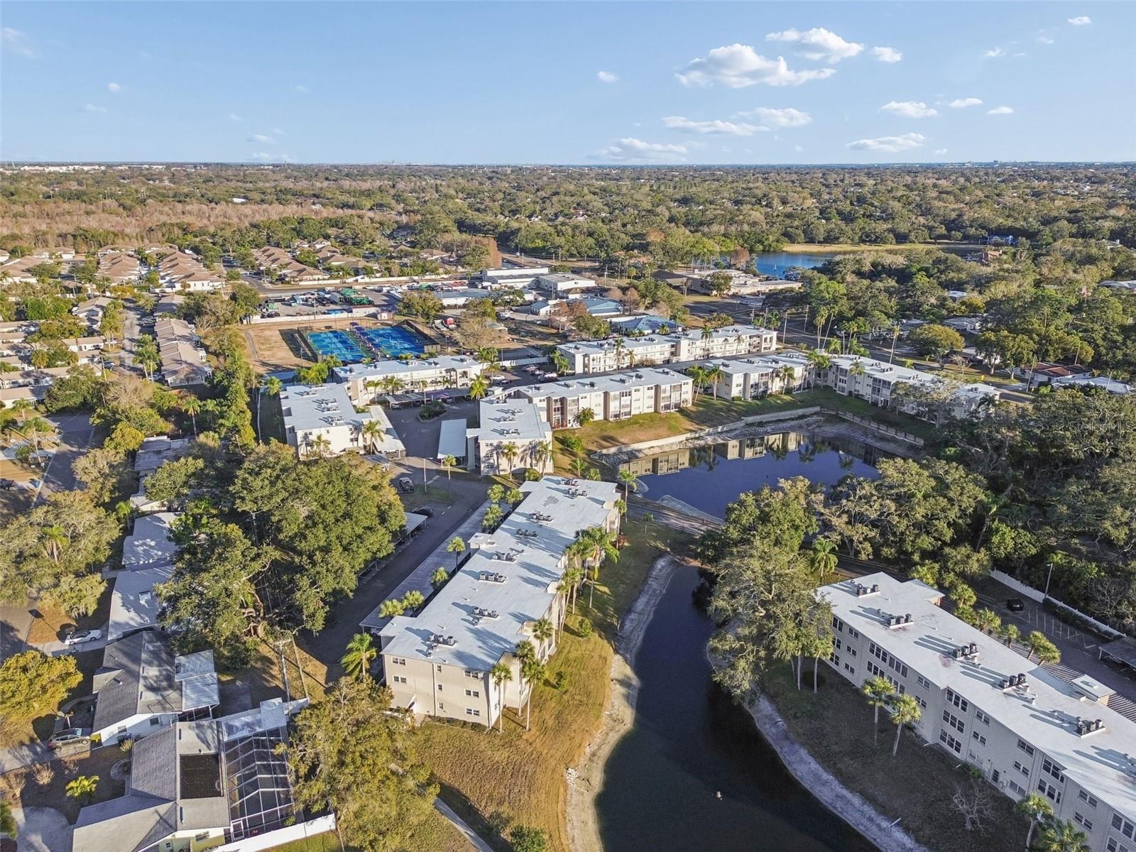 Image 24 of 39 For 946 Virginia Street 201