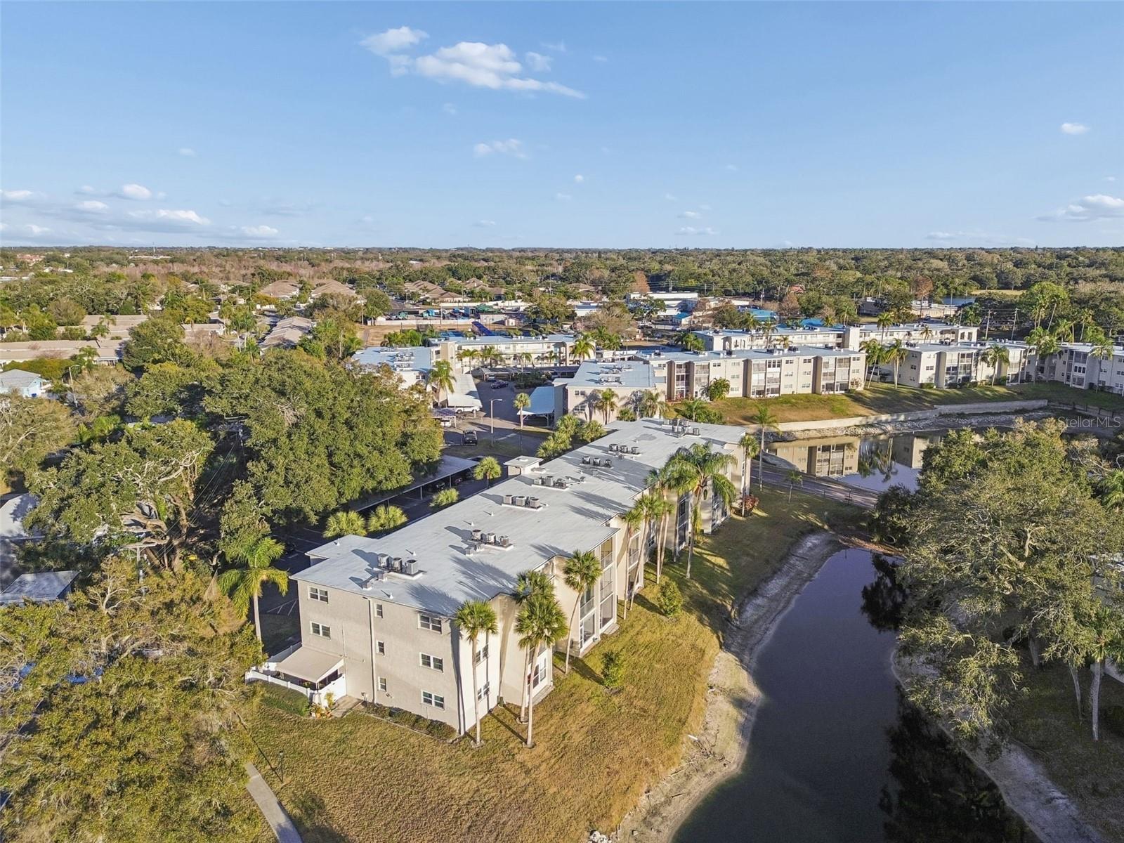 Image 25 of 39 For 946 Virginia Street 201