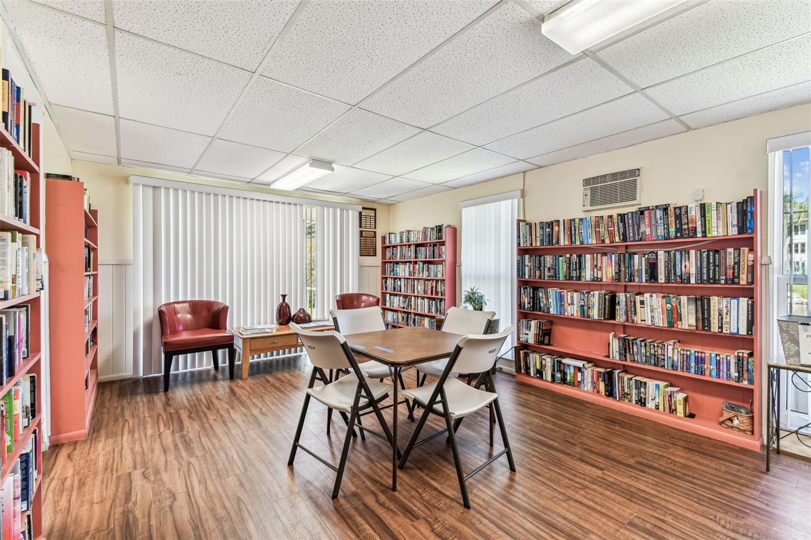 Image 34 of 39 For 946 Virginia Street 201