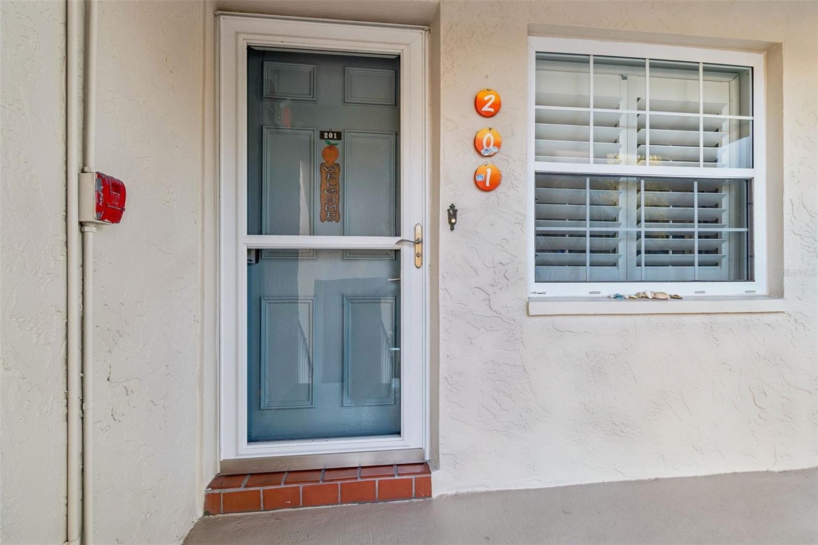 Image 38 of 39 For 946 Virginia Street 201