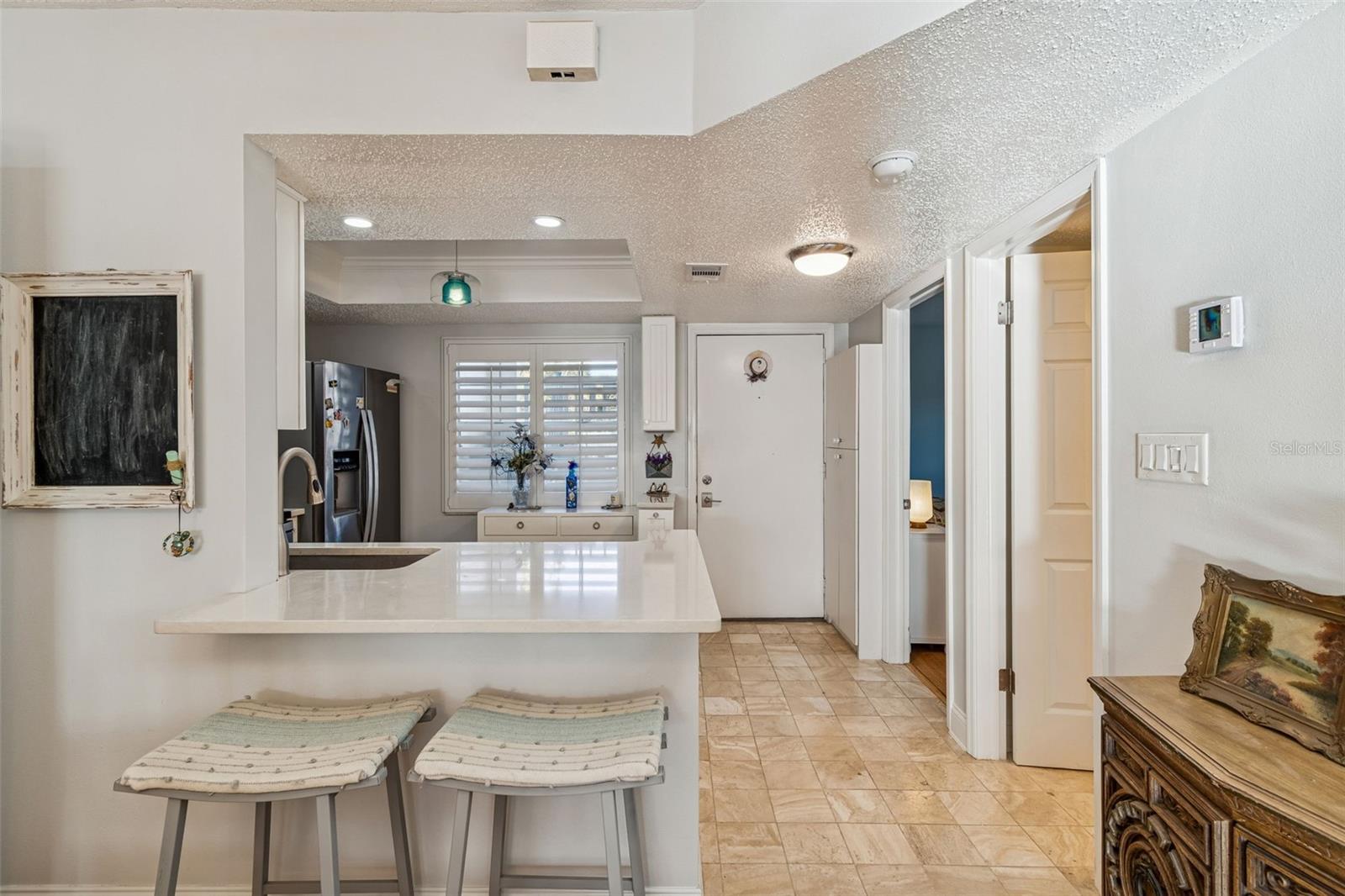 Image 6 of 39 For 946 Virginia Street 201